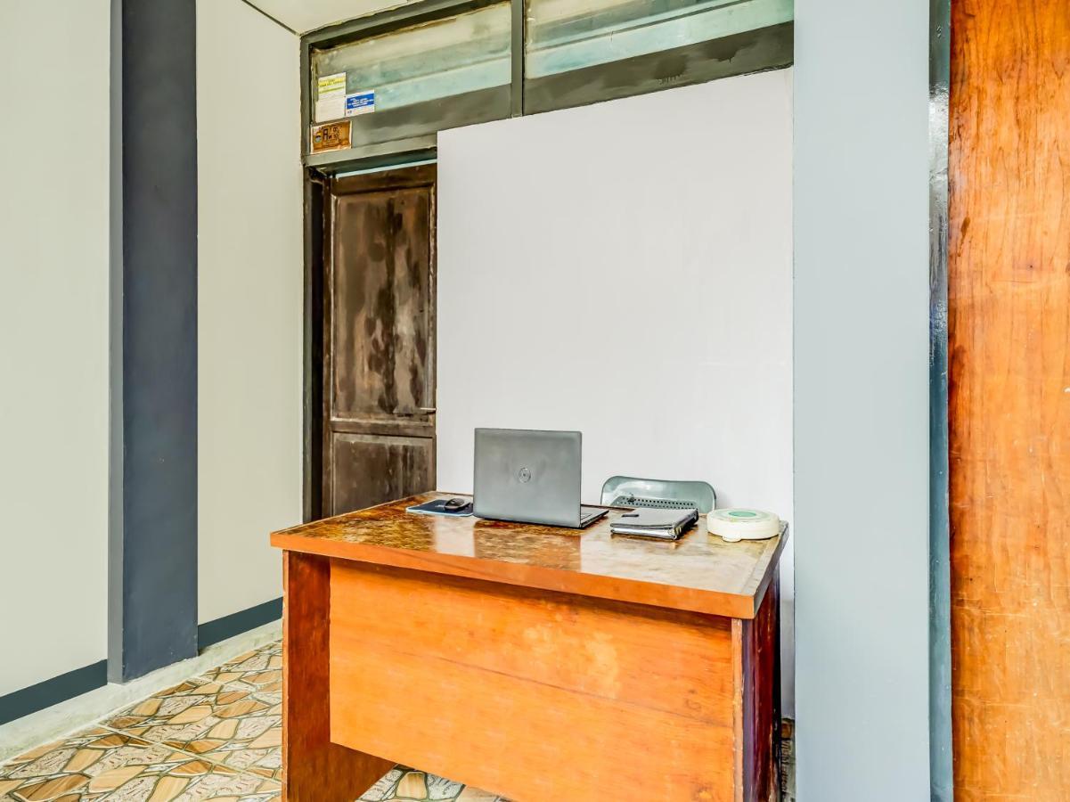 Hotel SPOT ON 91186 Losmen Yanti Bandung Exterior foto