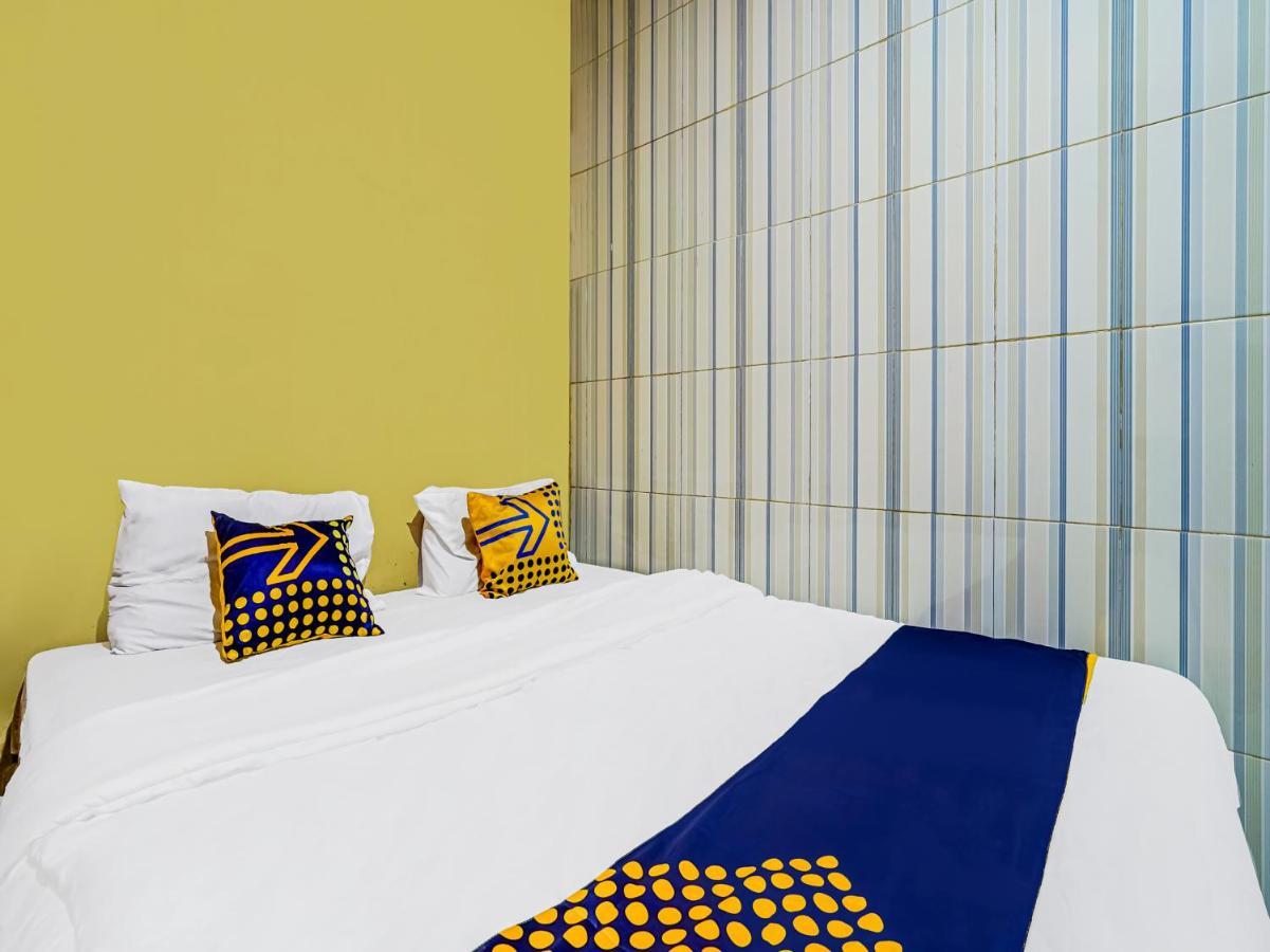 Hotel SPOT ON 91186 Losmen Yanti Bandung Exterior foto