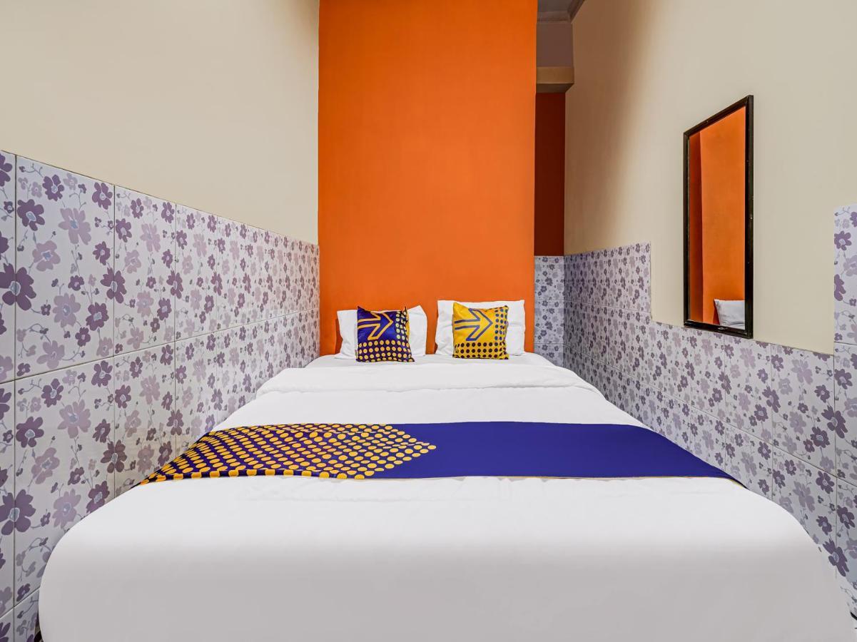 Hotel SPOT ON 91186 Losmen Yanti Bandung Exterior foto